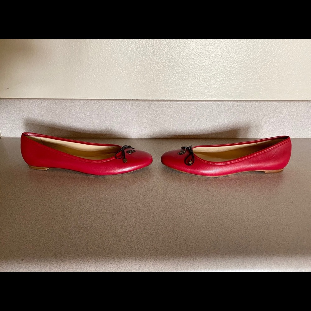NEW BURBERRY Leather Flats - Picture 4 of 7